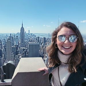 Meet your Posher, Georgiana